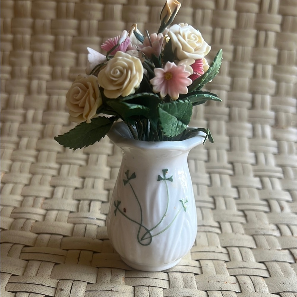 Charming Irish  Forget me nots Luck Floral Accent Vase Porcelain flowers unique
